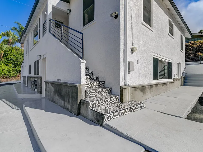 351 Eucalyptus Ave — Photo 28