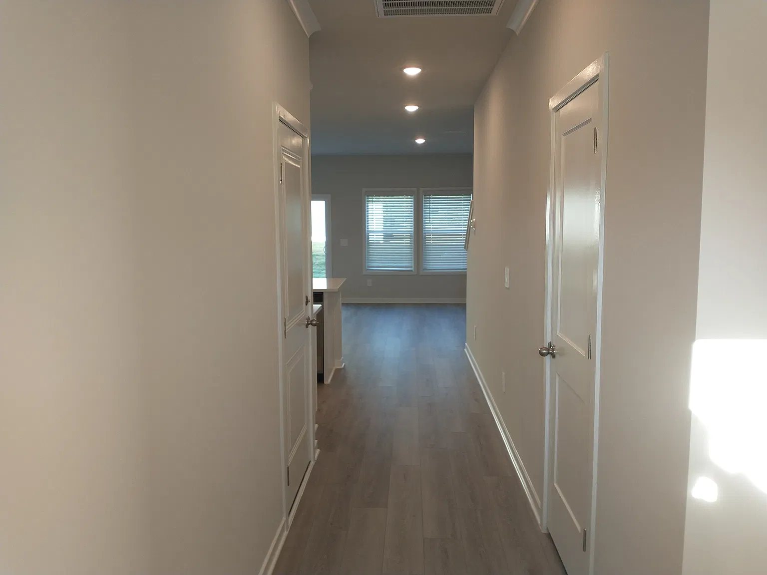 3 bed, 1600 sqft, $2,000 — Photo 2