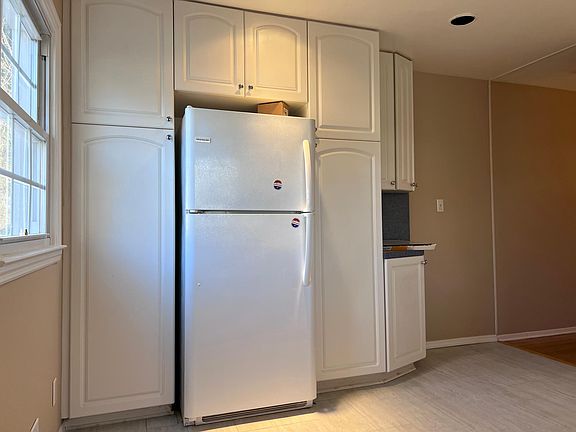3rd image of 247 Union Ave