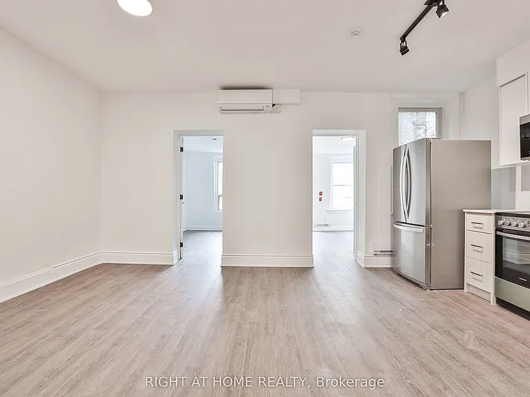 548 College St #2F — Photo 7