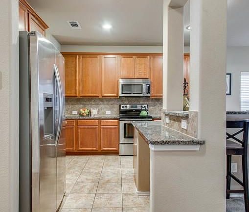 5th image of 9905 Fox Hill Dr