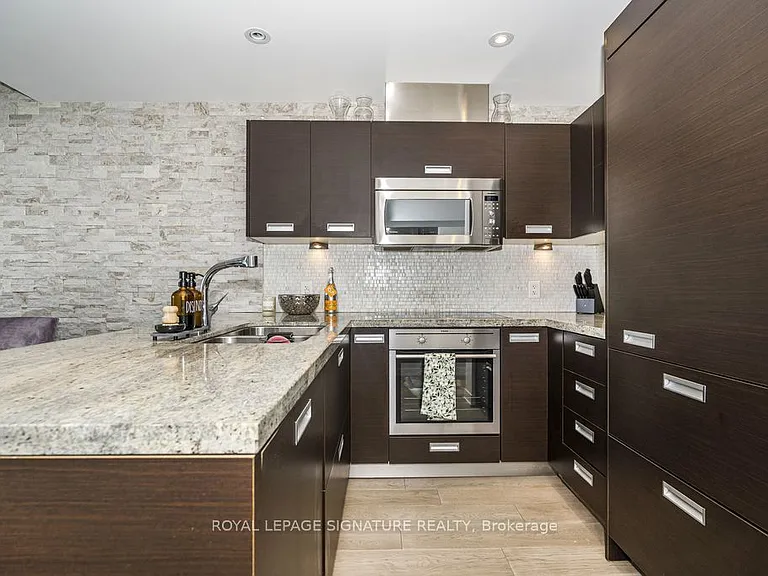 90 Park Lawn Rd #2115 — Photo 5