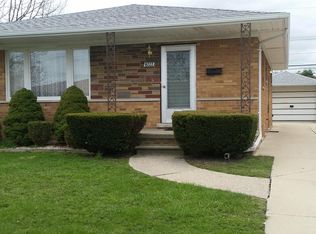 8222 Stanley Dr, Warren, MI 48093