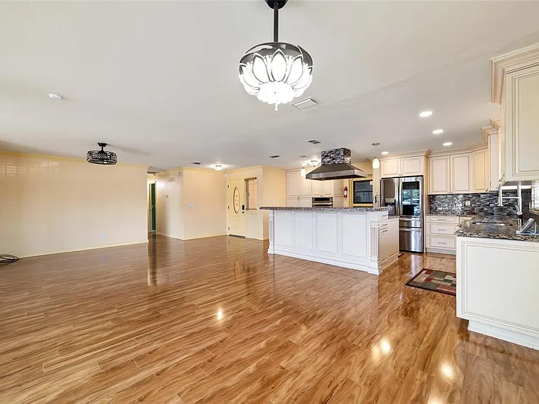 5330 Kings Ct — Photo 28