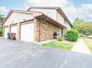 218 Manor Dr UNIT E, New Lenox, IL 60451