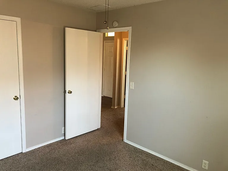 106 Oakhurst Dr — Photo 17