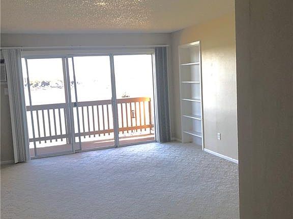 3rd image of 2 Cliffhouse Dr APT 206
