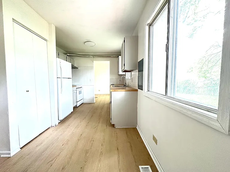 2303 Woodview Ln — Photo 17