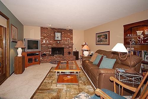 3rd image of 11325 Lanewood Cir