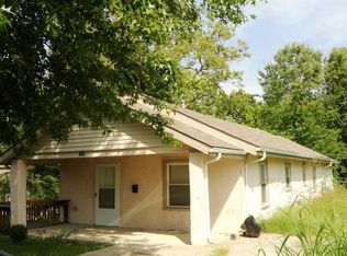 2703 S Englewood Ter, Independence, MO 64052