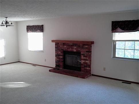 4th image of 8744 Meadowcreek Dr