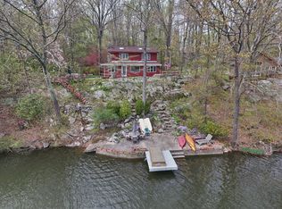 22 Hemlock Rd, Andover, NJ 07821