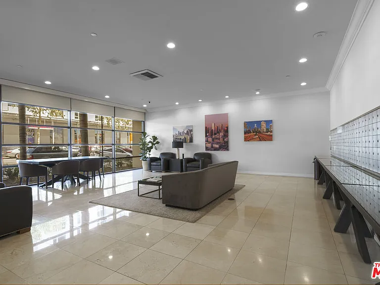 600 W 9th St #1502 — Photo 25