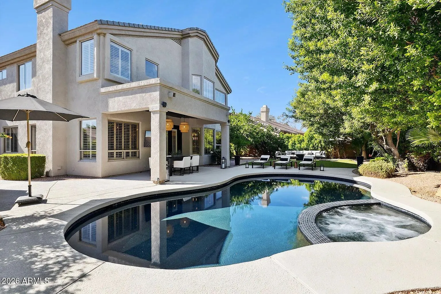 5 bed, 3.0 bath, 3433 sqft, $18,500 — Photo 3