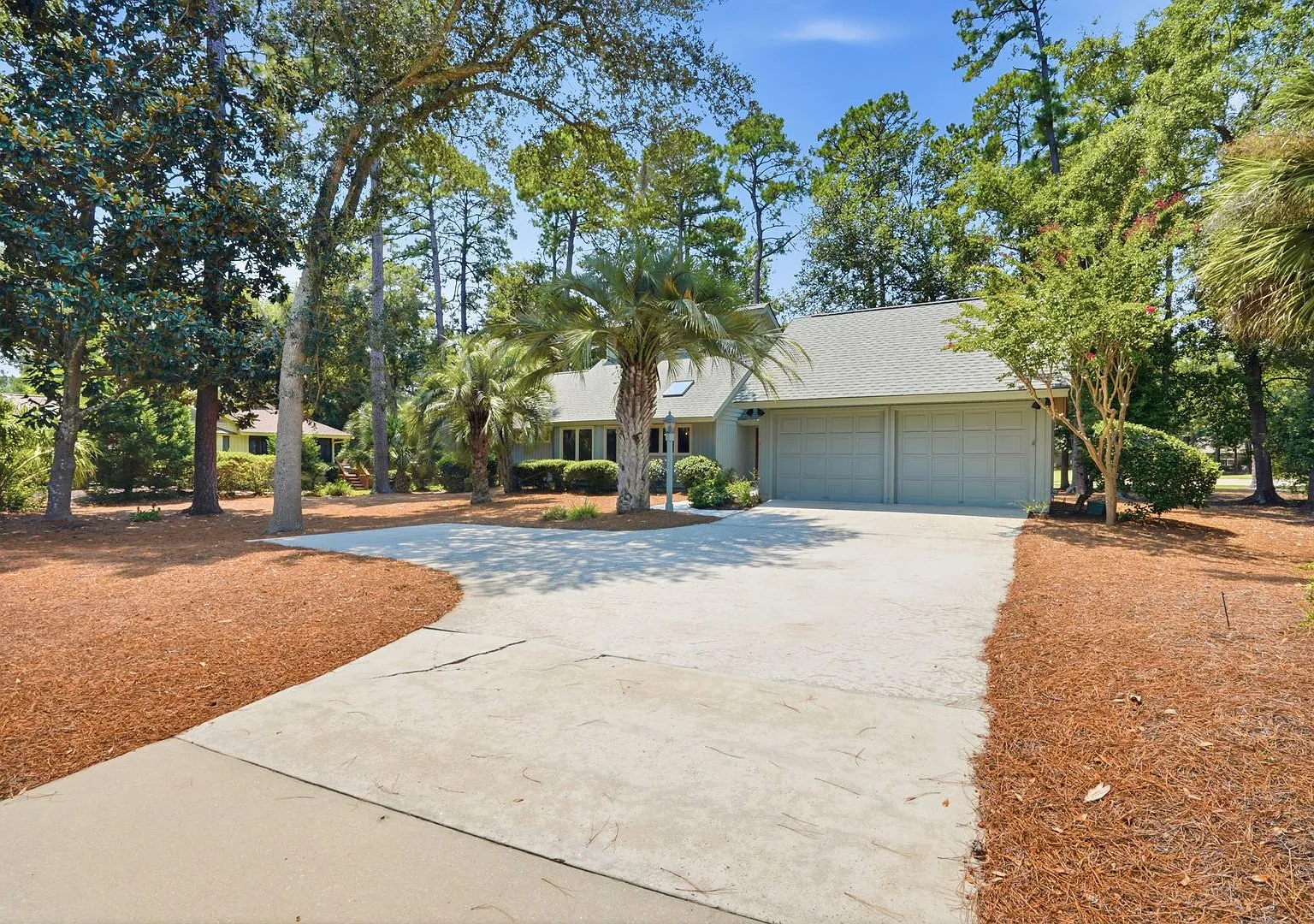 Enjoy Lowcountry living in this beautifully updated 3-Bed, 2-Bath home in Moss Creek! — Photo 3