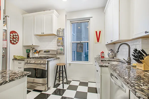 Sold by Compass | media 3