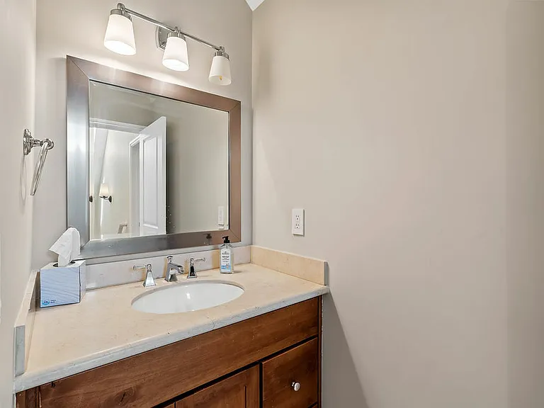 418 North St — Photo 27
