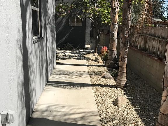 3rd image of 332 S Laurel Ave