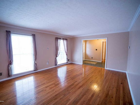 5th image of 2707 Windsor Forest Dr