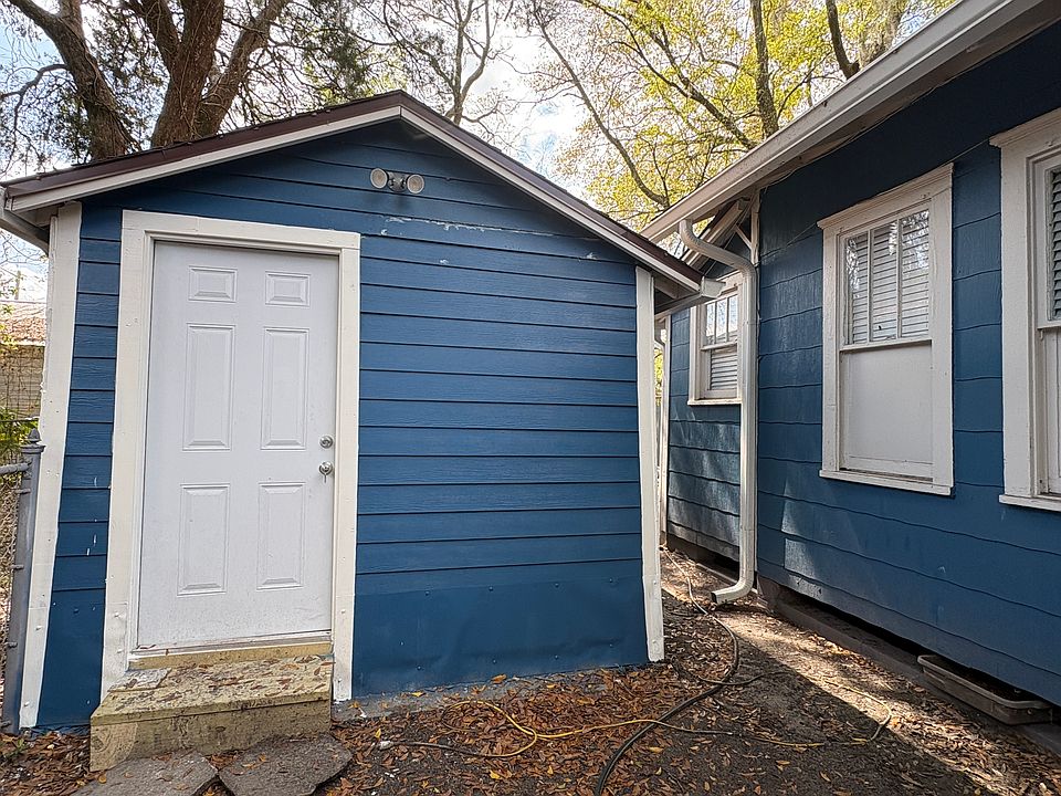 1st image of 218 W 16th St