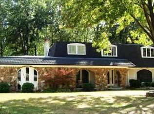 11376 Greentree Dr, Warren, MI 48093