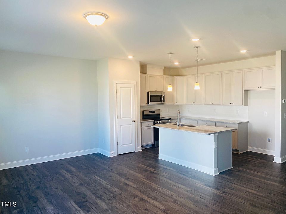 2nd image of 525 Barrington Row Ave #228