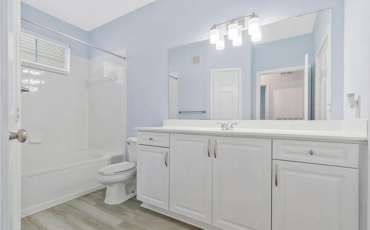 2 bed, 947 sqft, $2,400 — Photo 4