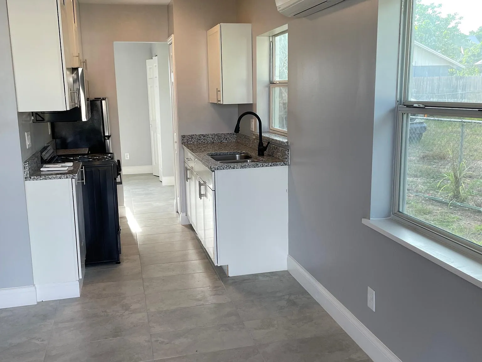 706 E Orange Ave — Photo 3
