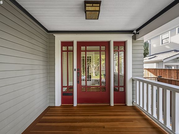 3rd image of 3017 NE 12th Ave