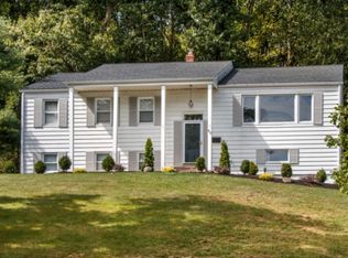 22 Cliffside Dr, Livingston, NJ 07039