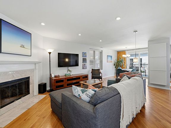 2nd image of 2851 N Southport Ave APT E