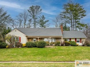 12 Lakeridge Dr, Matawan, NJ 07747