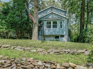 16 Larsen Trl, Hopatcong, NJ 07843