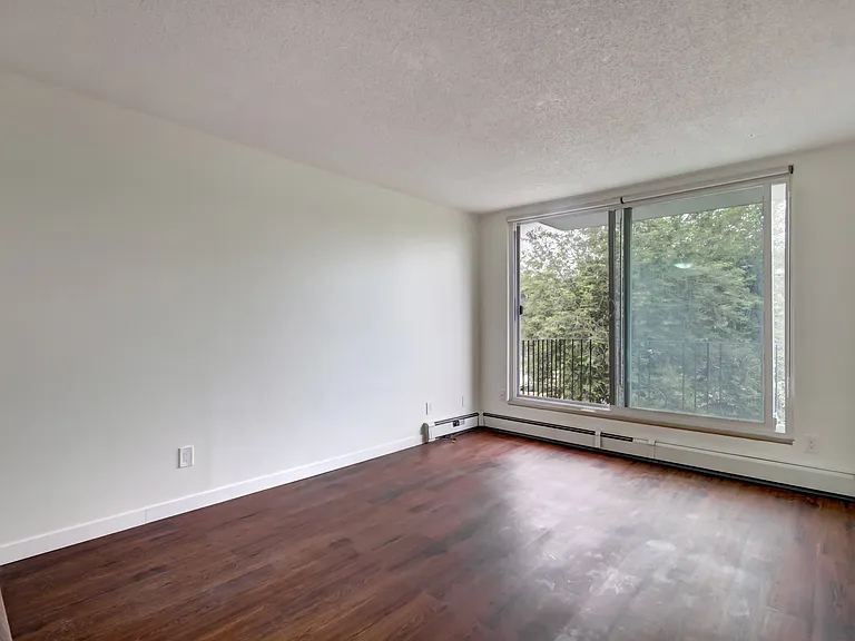 2015 11th Ave SW #204 — Photo 12