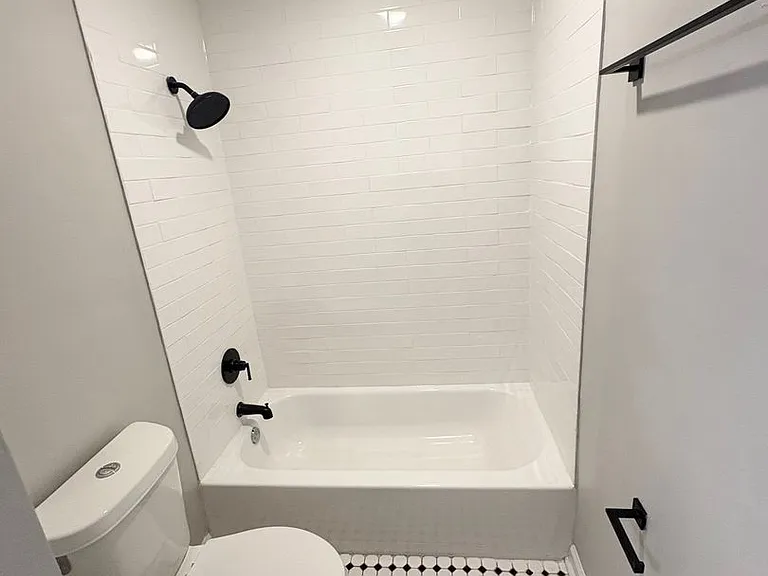 3570 Mynders Ave — Photo 7