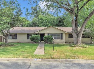 1305 Myrtle St, Kilgore, TX 75662