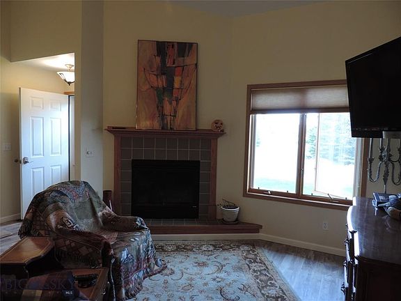 4th image of 503 Crazy Peak Ct