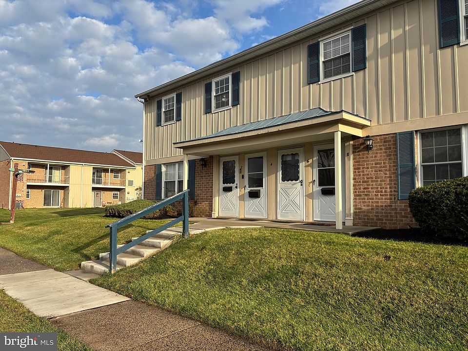 1st image of 4 Kearney Dr