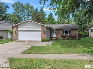 63 Camelot Dr, Rochester, IL 62563