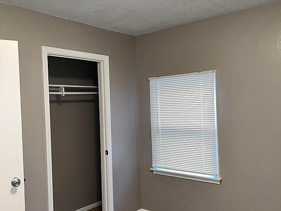 4th image of 303 Homewood St