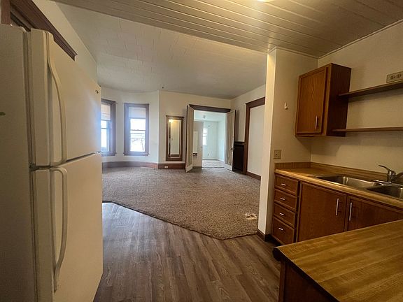 4th image of 204 N 5th St #2