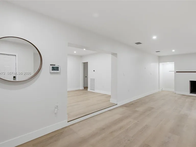 14325 NE 8th Ave — Photo 6
