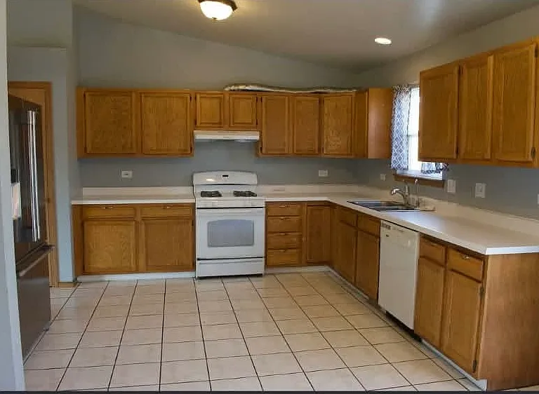 2921 Gilboa Ave — Photo 9