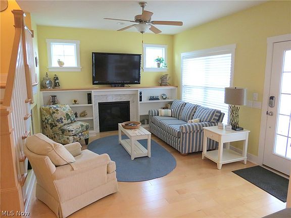 4th image of 105 Cove Court Dr