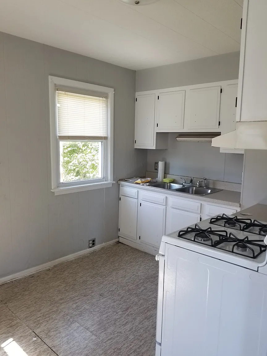 2215 Atwood Ter photo 1