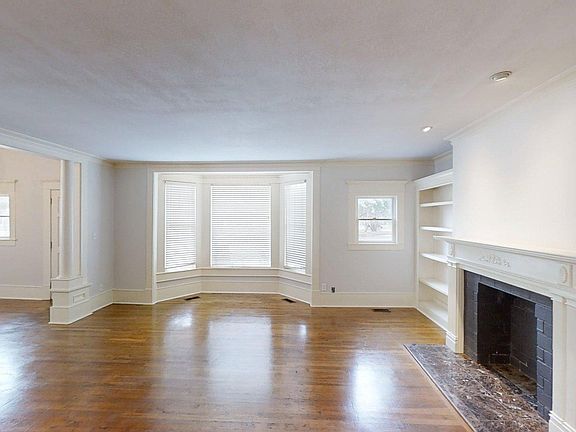 5th image of 219 F St SW