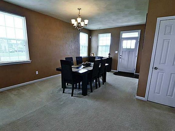 4th image of 1901 Chelsea Green Dr