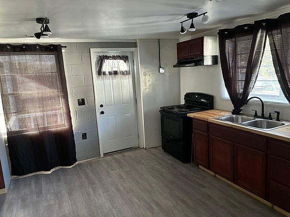 5th image of 902 Gladstone St