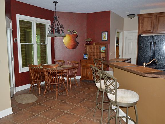 Breakfast nook/kitchen 18x11