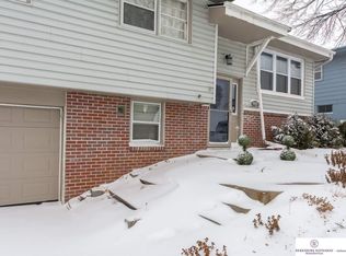 6423 N 78th St, Omaha, NE 68134